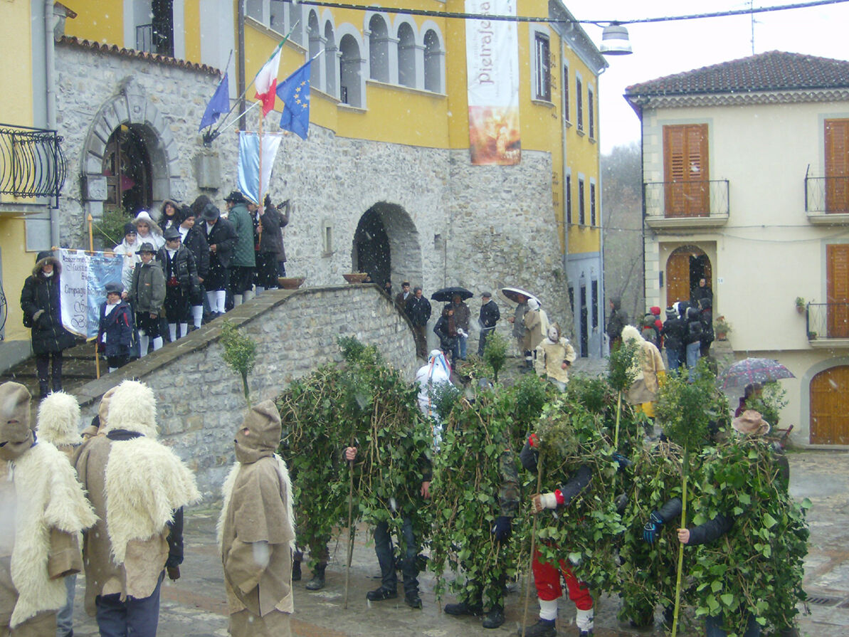 Satriano di Lucania borghi basilicata turistica Urs-e-Rumit-sotto-Palazzo-Loreti