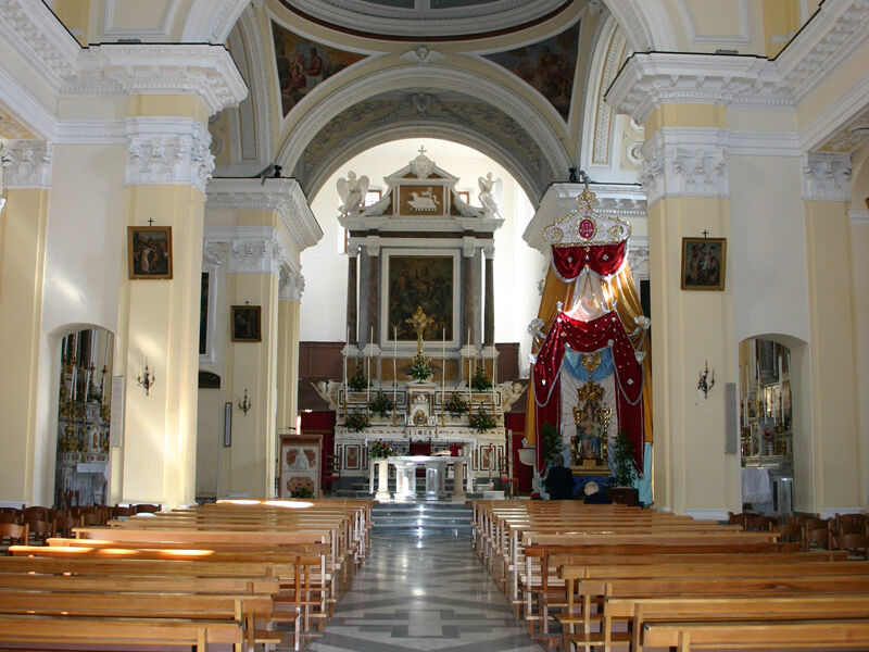 interno chiesa lagonegro