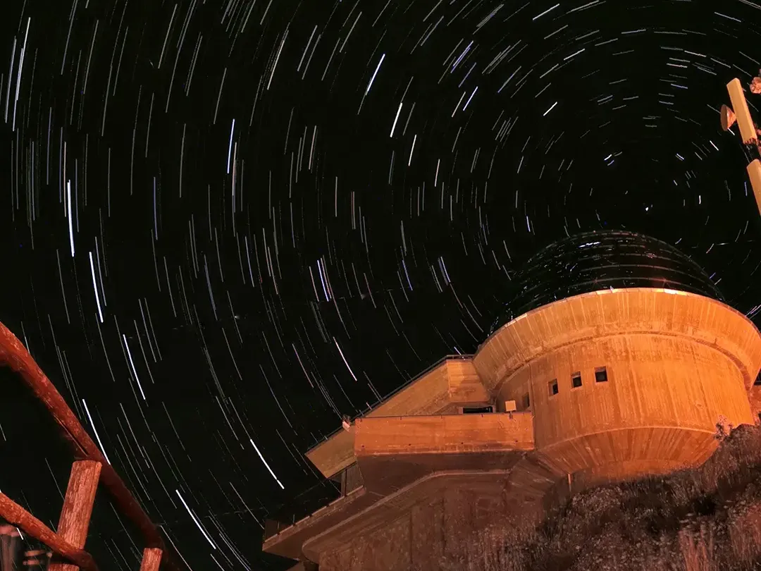 OsservatoOsservatorio Anzi - Star Trail - Planetariorio Anzi